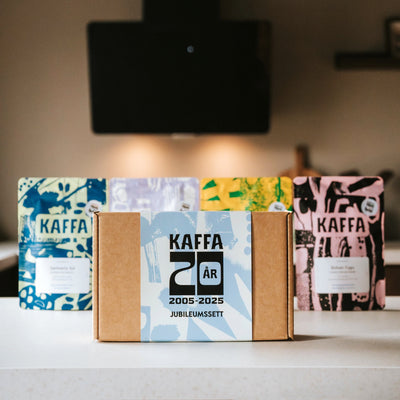 Reisen: Tyve År – Kaffas Eksklusive Jubileumskolleksjon